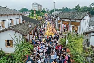 他来了！烤肉姐：小卡又提前两小时练得满头大汗 每次都来那么早